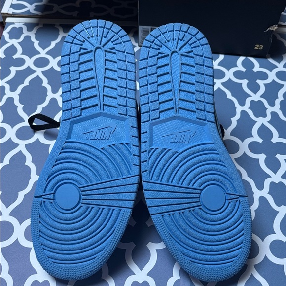 Men’s Air Jordan 1 Mid in Blue and Black size 9 - Picture 5 of 7